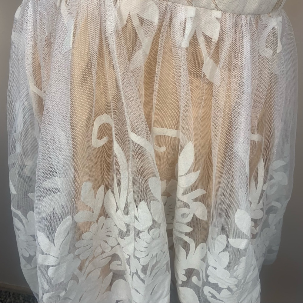 LUXXEL Lace Skater Plunge Neck Mini Dress - Picture 4 of 12